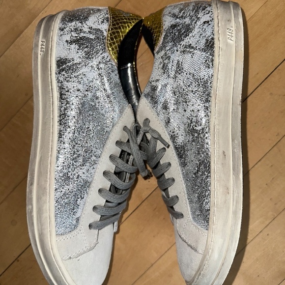 Like New P448 John glitter low top sneaker, 38/8 CB2323 - Picture 4 of 7